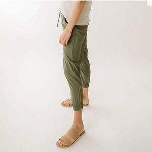 XL petite olive jetsetters by Albion brand new with tags never even tried on